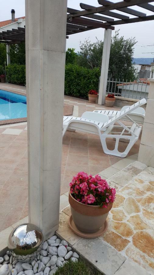 Apartments Romana Slatine Exterior photo