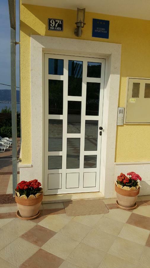 Apartments Romana Slatine Exterior photo